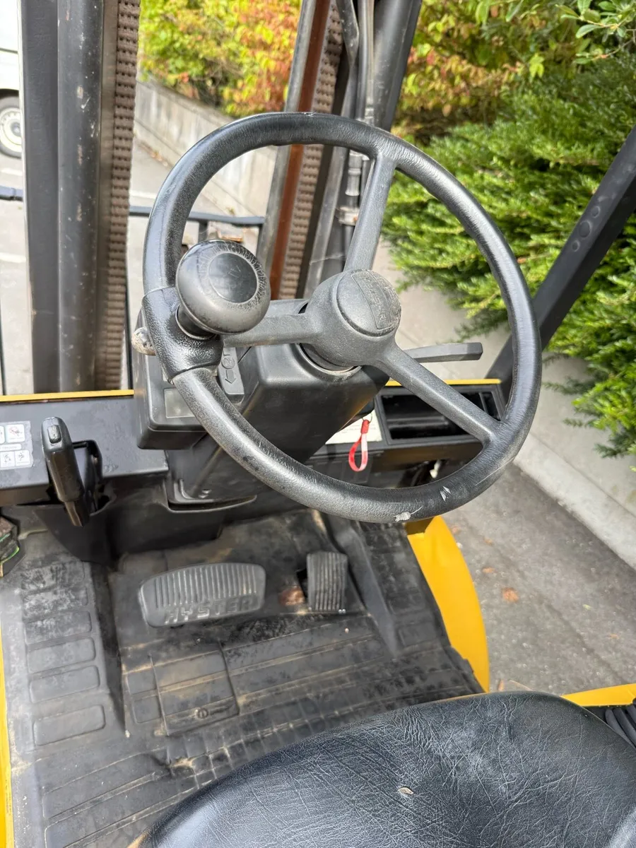 Forklift - Image 4