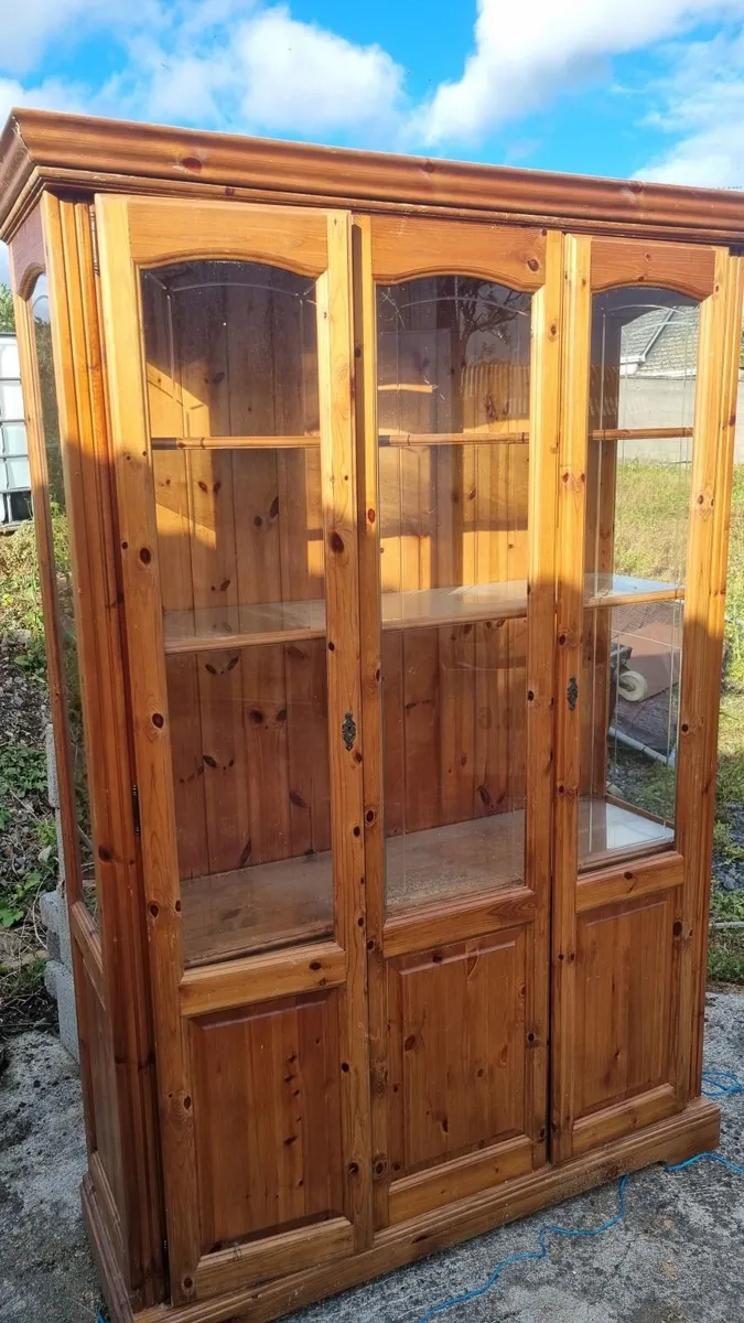 Display cabinet - Image 1