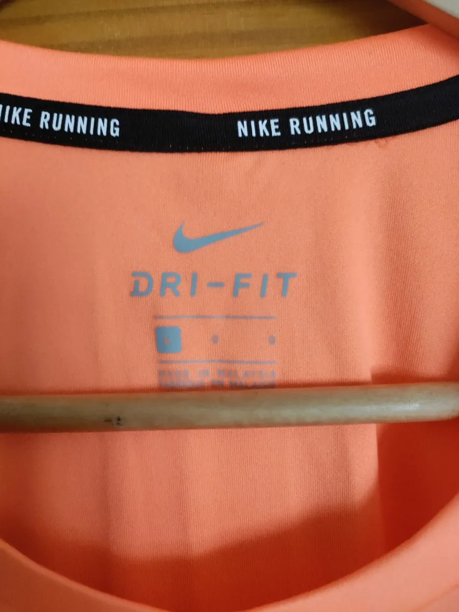 Nike Running T-shirt L New - Image 2