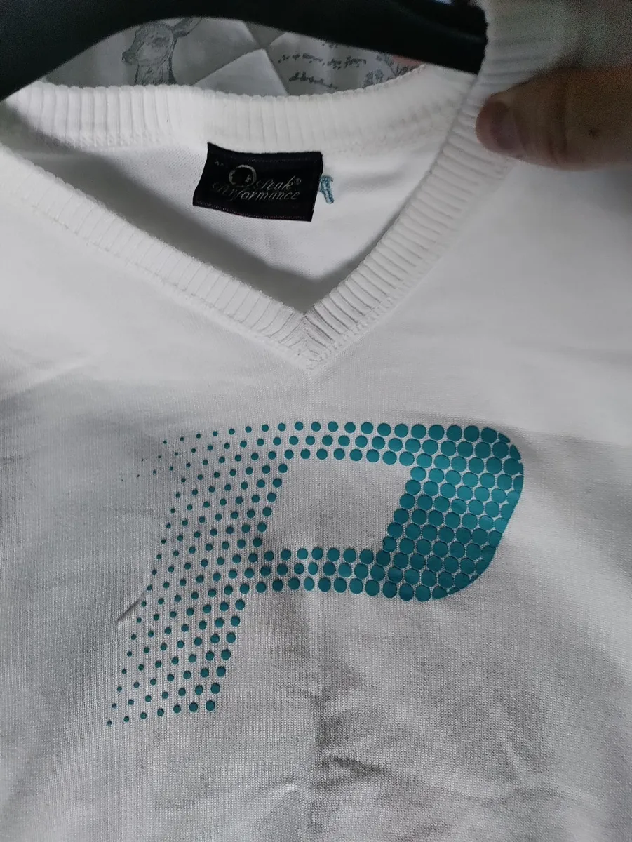 Peak Performance sweater XXL - Image 4