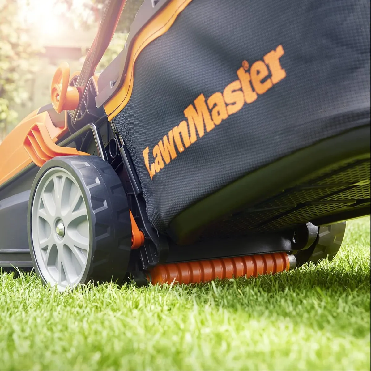 1400W 34CM Electric Lawnmower with Rear Roller - Image 3