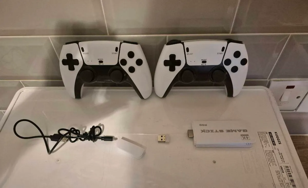NEXTRONIX M15 4K RETRO GAME STICK CONSOLE WITH 30, - Image 2