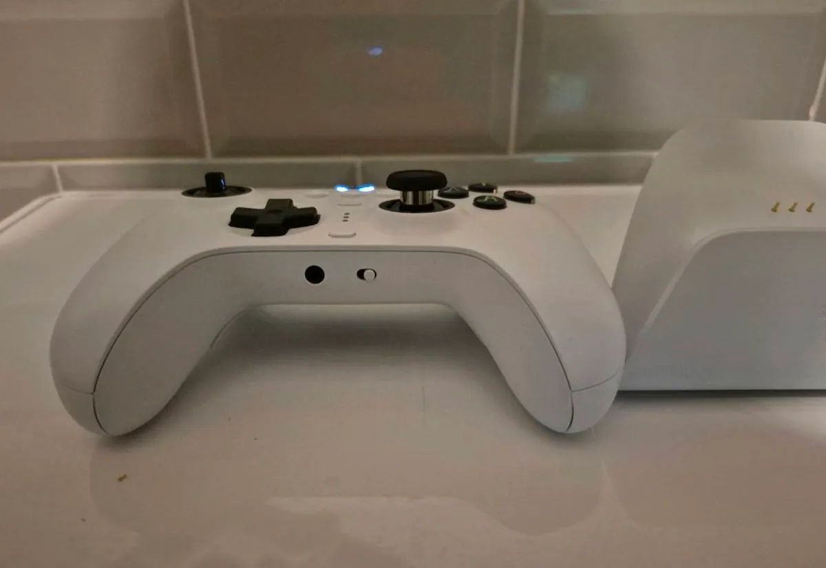 8BITDO ULTIMATE 3-MODE CONTROLLER THE BOTTOM OF TH - Image 4