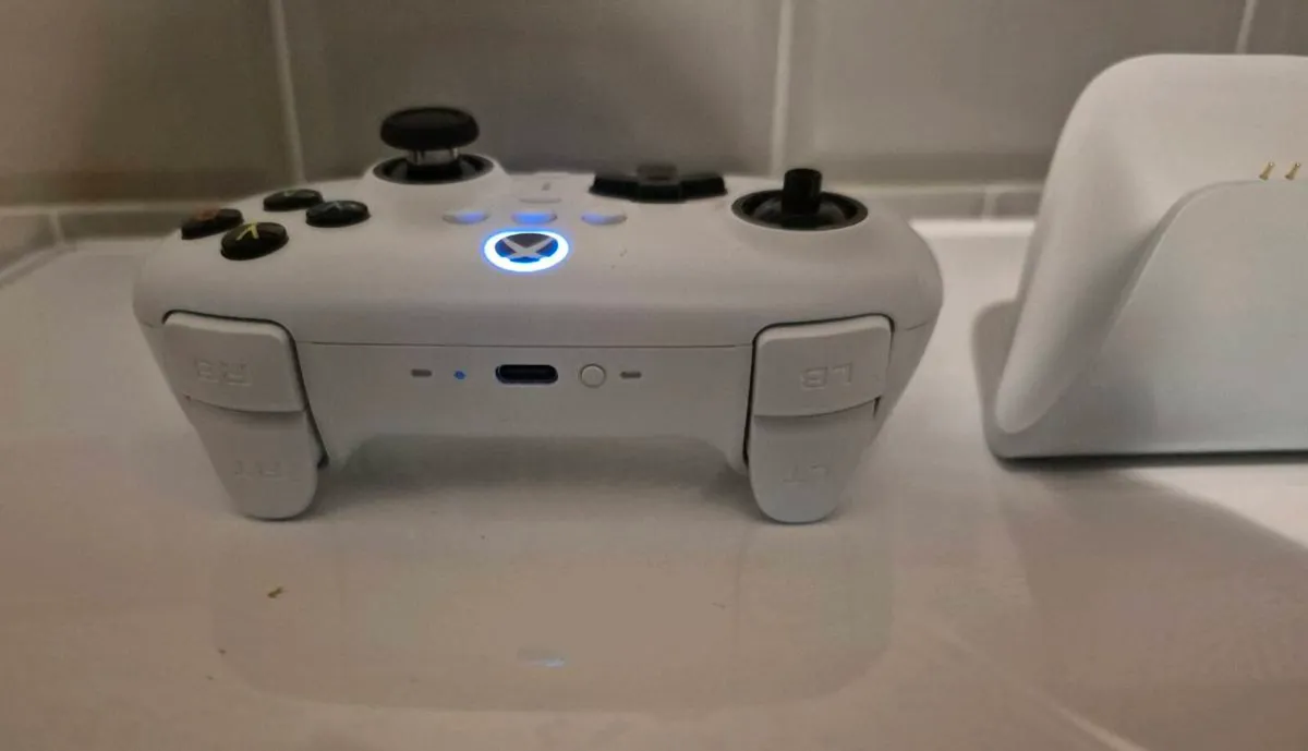 8BITDO ULTIMATE 3-MODE CONTROLLER THE BOTTOM OF TH - Image 4