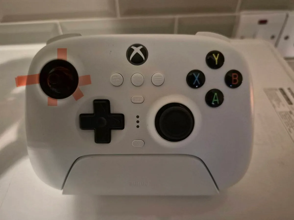 8BITDO ULTIMATE 3-MODE CONTROLLER THE BOTTOM OF TH - Image 2