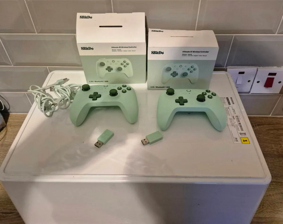 JOB LOT OF 2 CONTROLLERS 8BITDO ULTIMATE 2C WIRELE - Image 1
