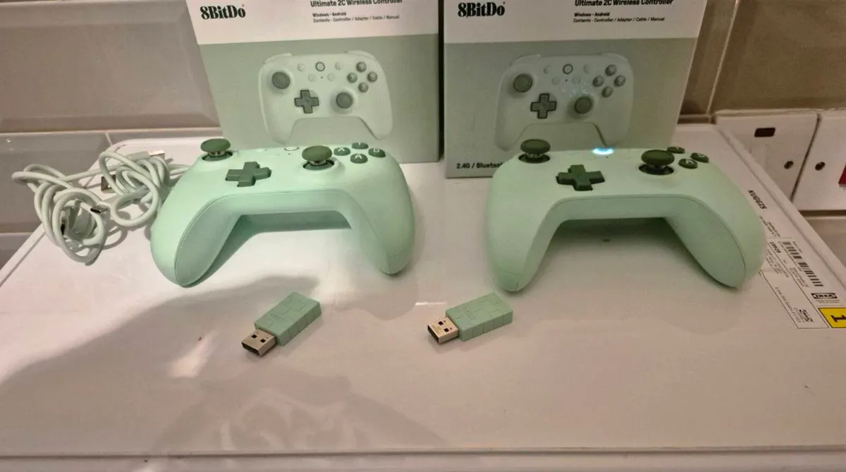 JOB LOT OF 2 CONTROLLERS 8BITDO ULTIMATE 2C WIRELE - Image 3