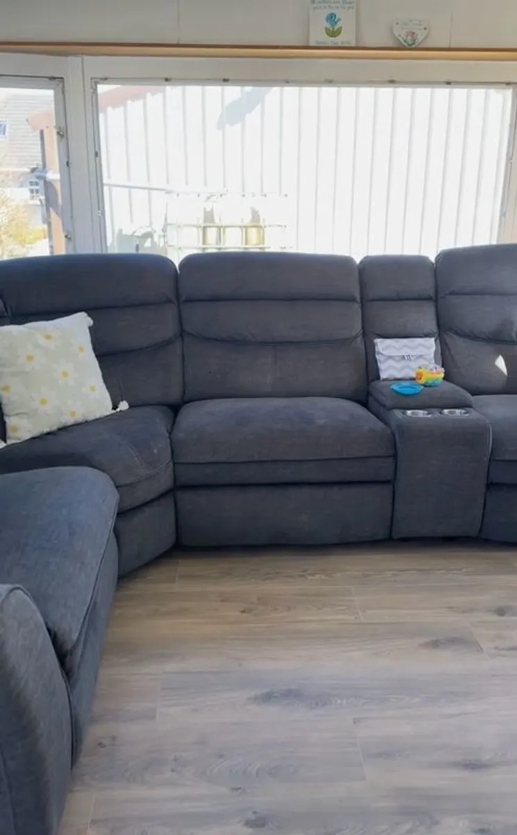 L shape recliner - Image 2
