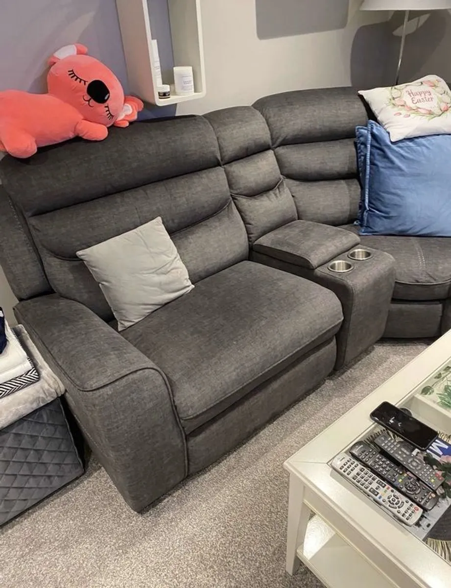 L shape recliner - Image 4