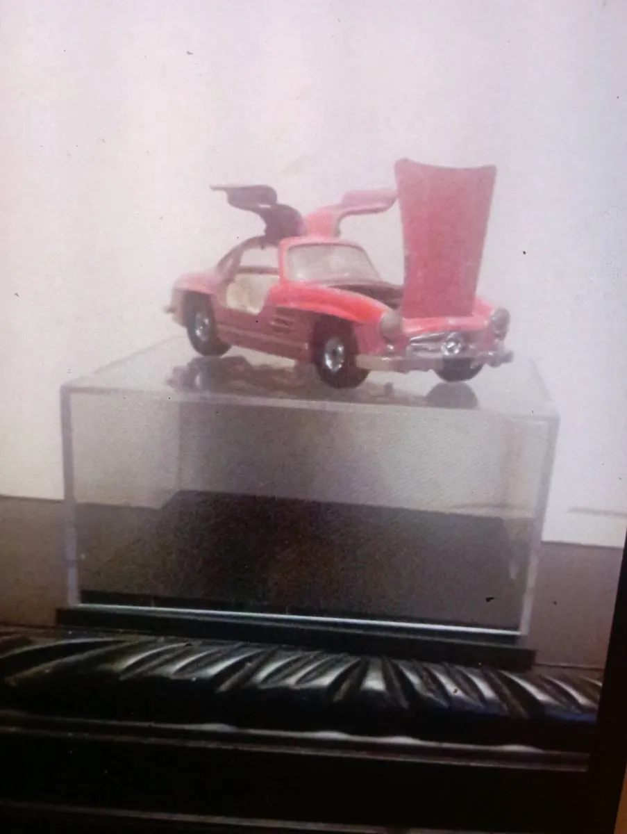 VINTAGE 1954  1-36 SCALE CORGI DIE--CAST CAR. - Image 1