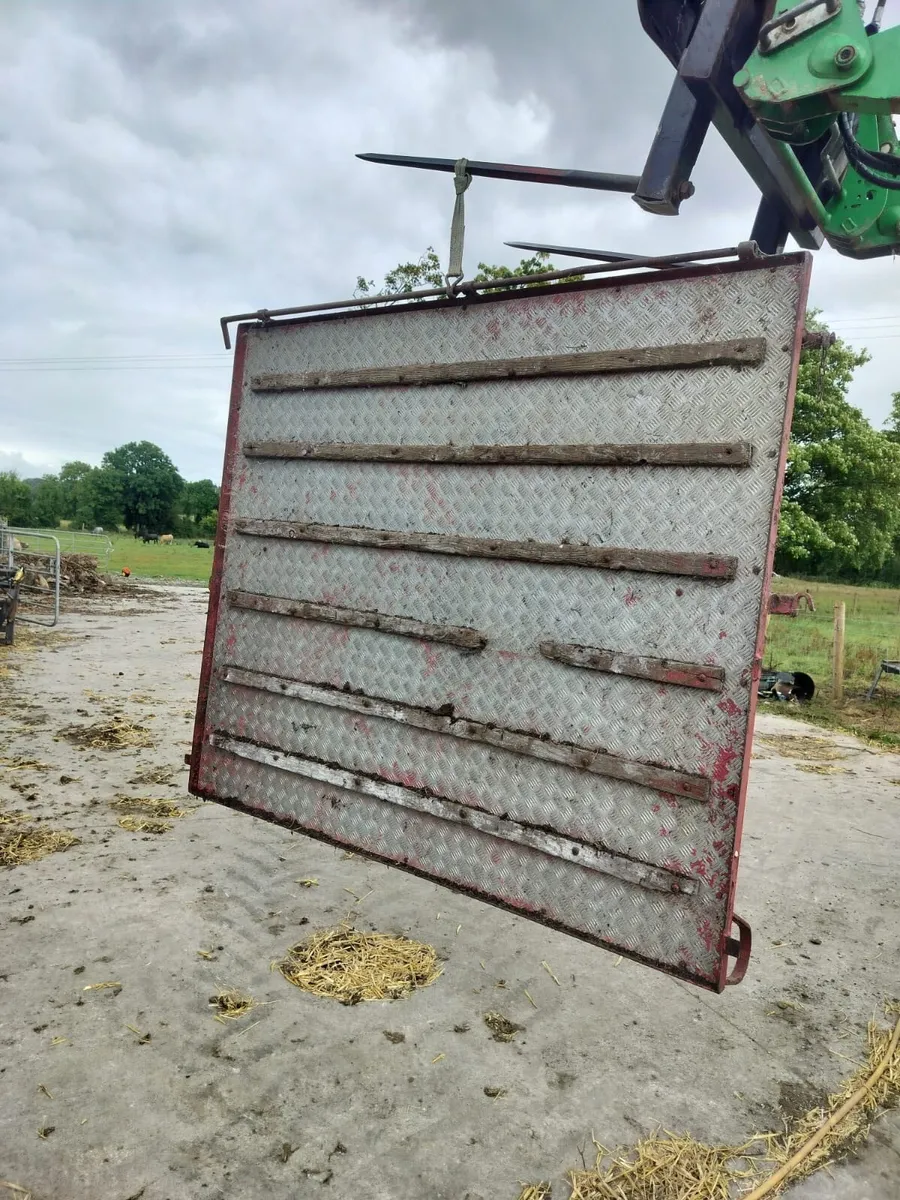 Arch trailer ramp/corn roller/cement mixer - Image 2