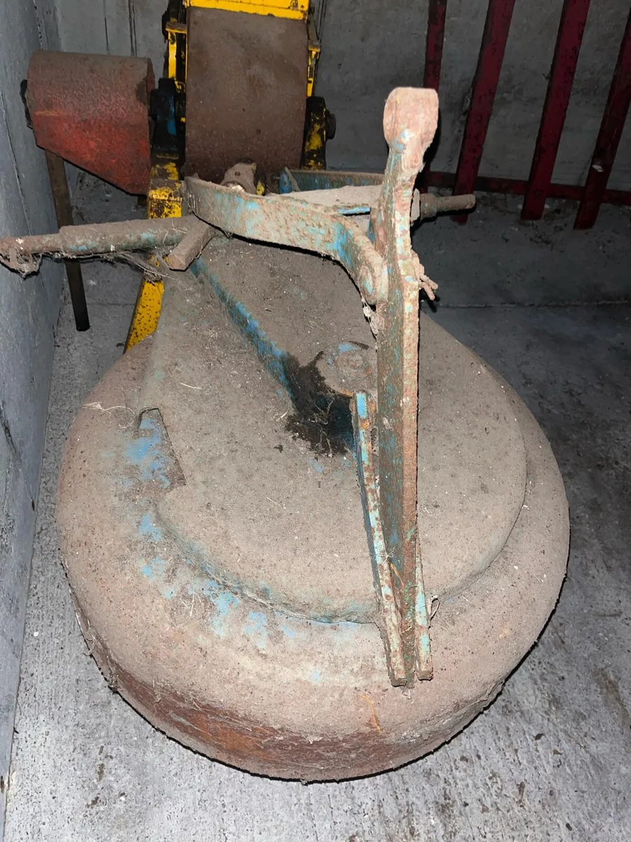 Arch trailer ramp/corn roller/cement mixer - Image 4