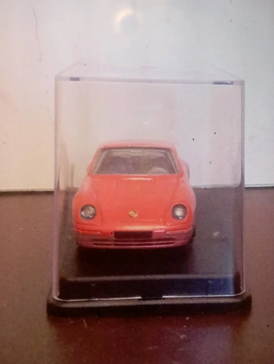 RARE COLLECTIBLE PORSCHE 911 CARRERA RED CAR - Image 2