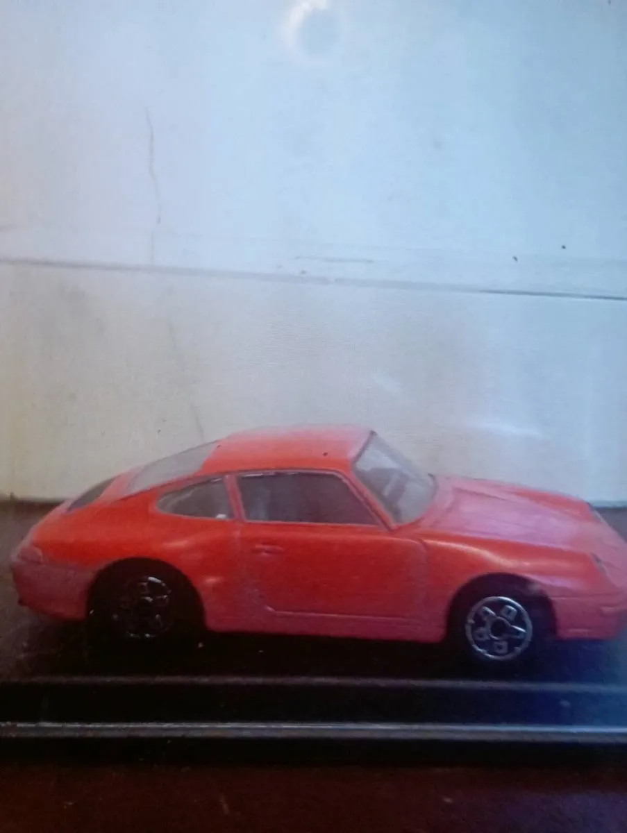 RARE COLLECTIBLE PORSCHE 911 CARRERA RED CAR - Image 3