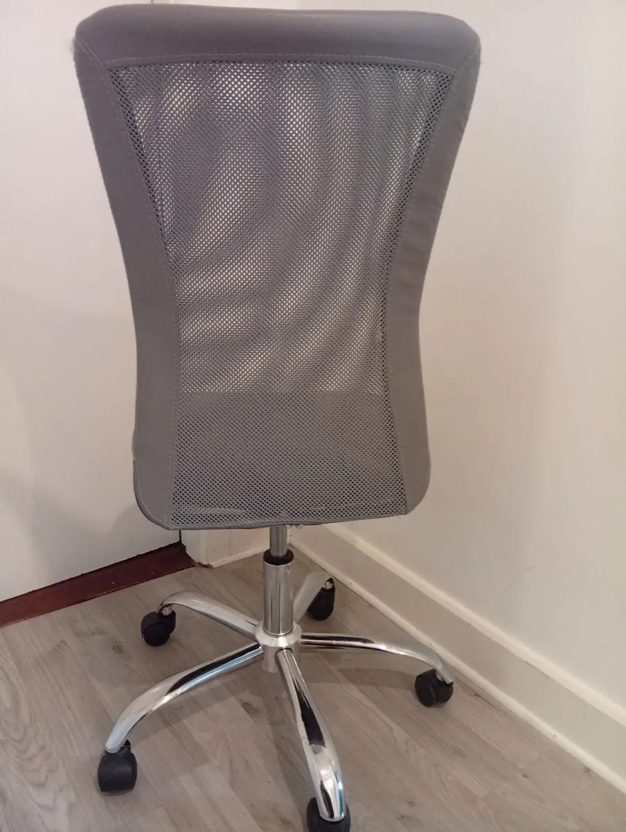 Quality Computer Office Adjustable Swivel chair - Image 3