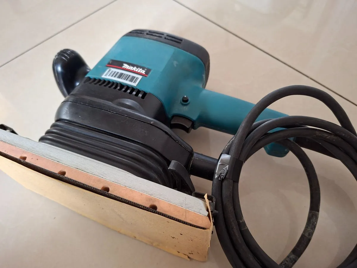 Makita 9046 Orbital Sander 110v - Image 2