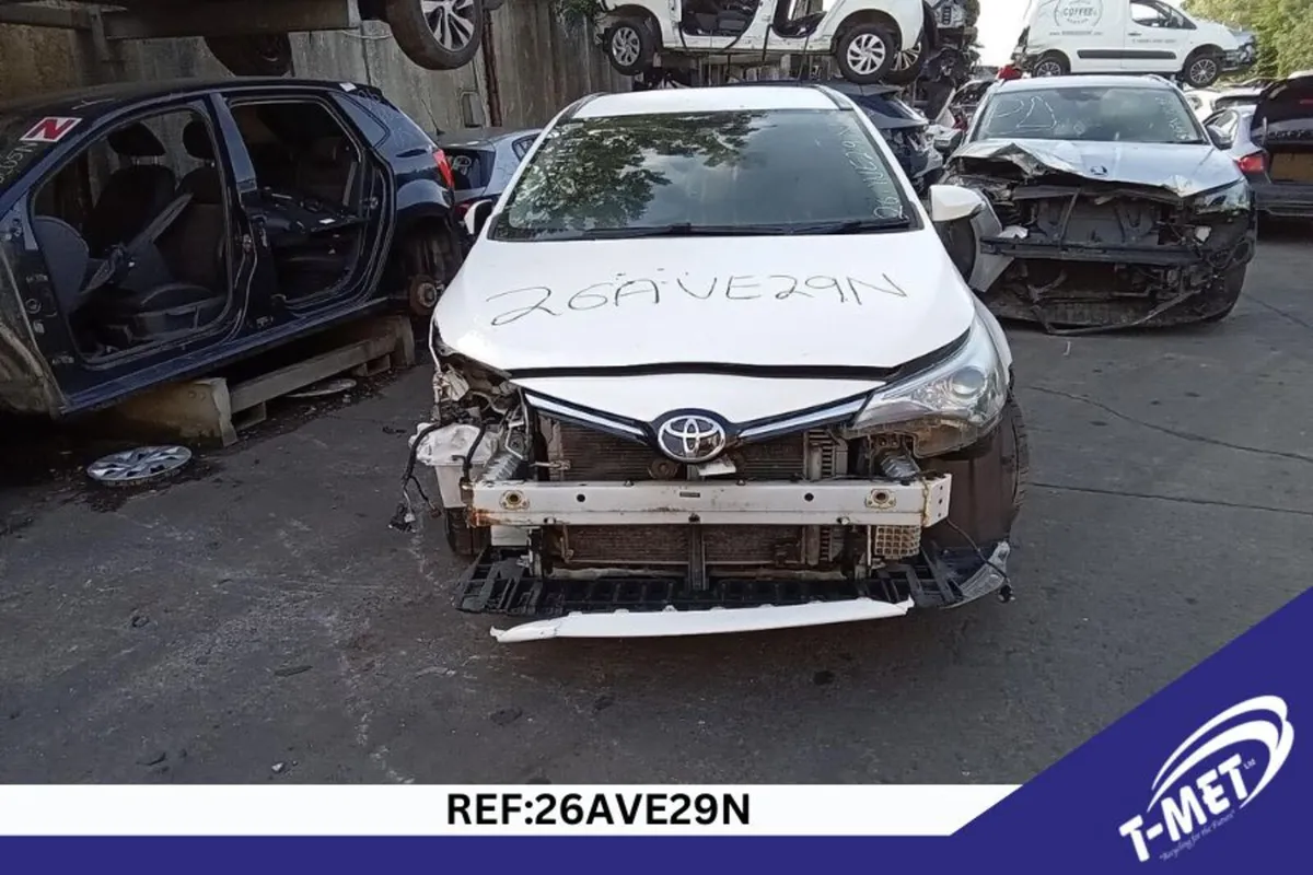 2017 TOYOTA AVENSIS BREAKING FOR PARTS - Image 2