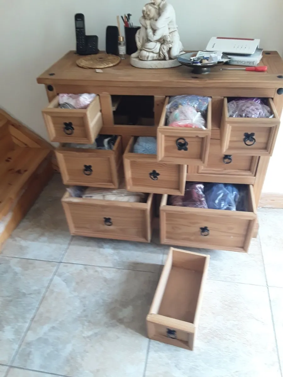 9 draw Corona Chester drawers plenty of storage - Image 2