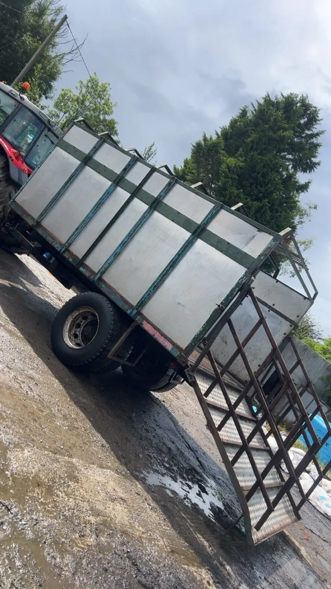 Cattle trailer - Image 1