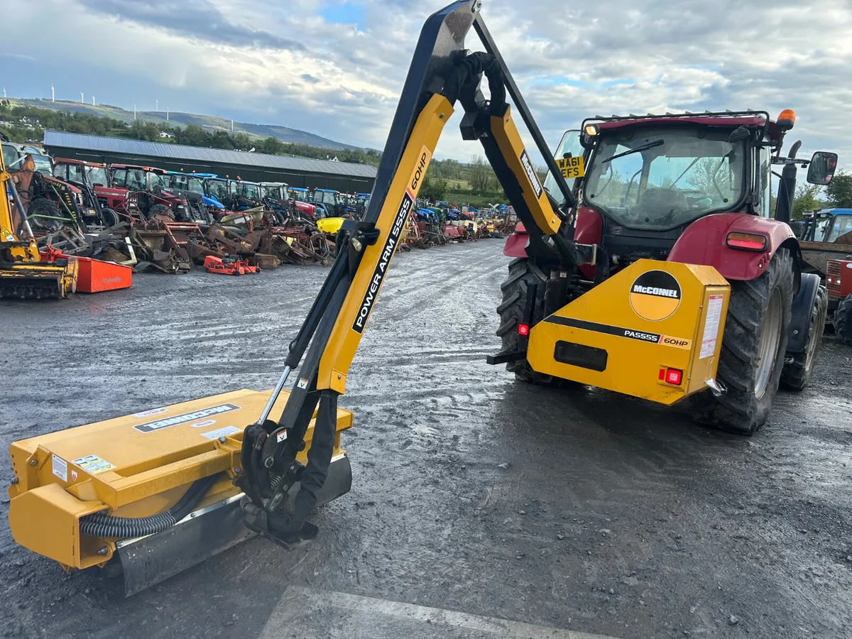 2024 McConnell PA5555 Hedgecutter - Image 3