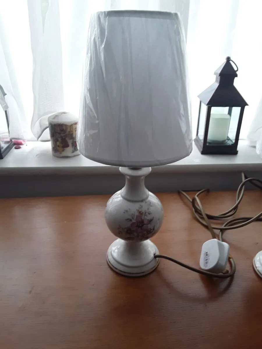 2  vintage lampshades two new white plated shades - Image 4