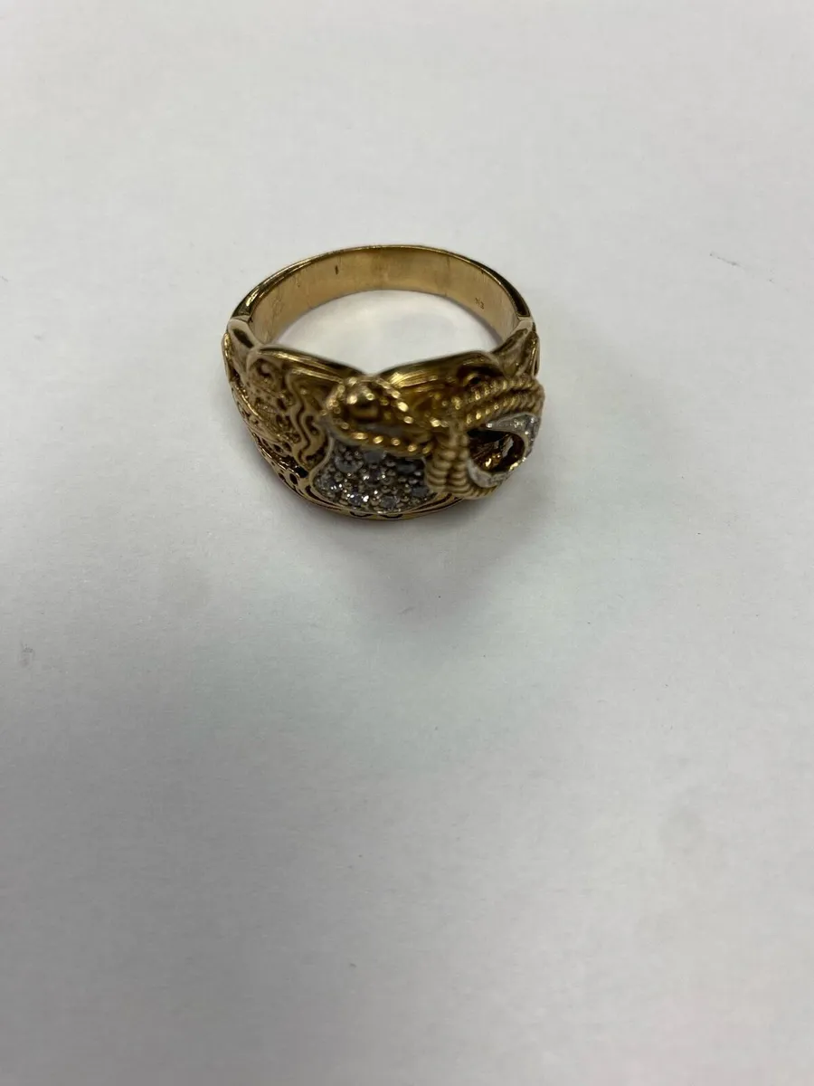 Men’s gold saddle ring - Image 1