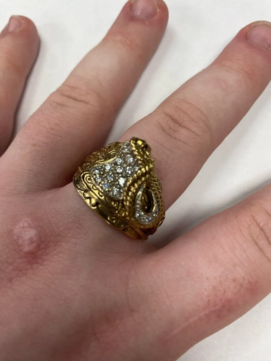 Men’s gold saddle ring - Image 2