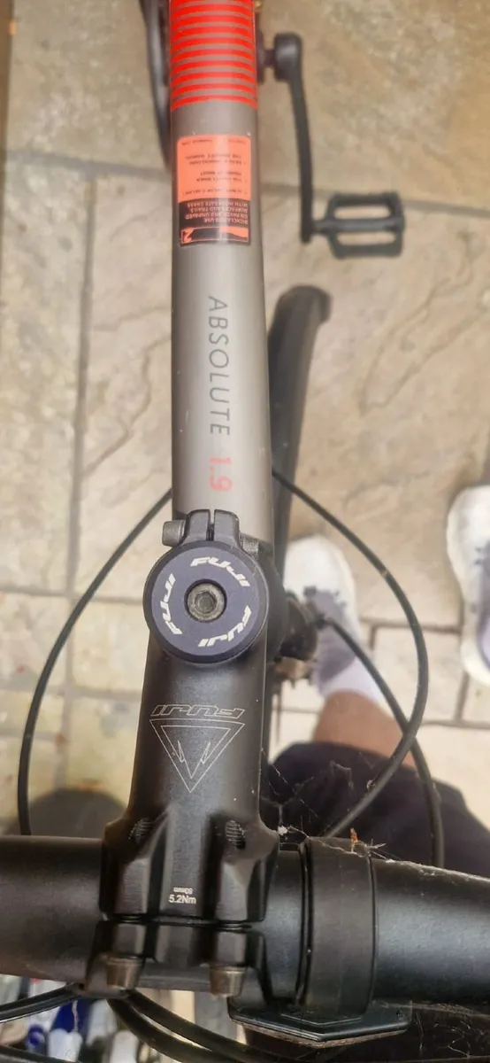 Fuji Absolute 1.9 Hybrid Bike - Medium 17 - Image 4