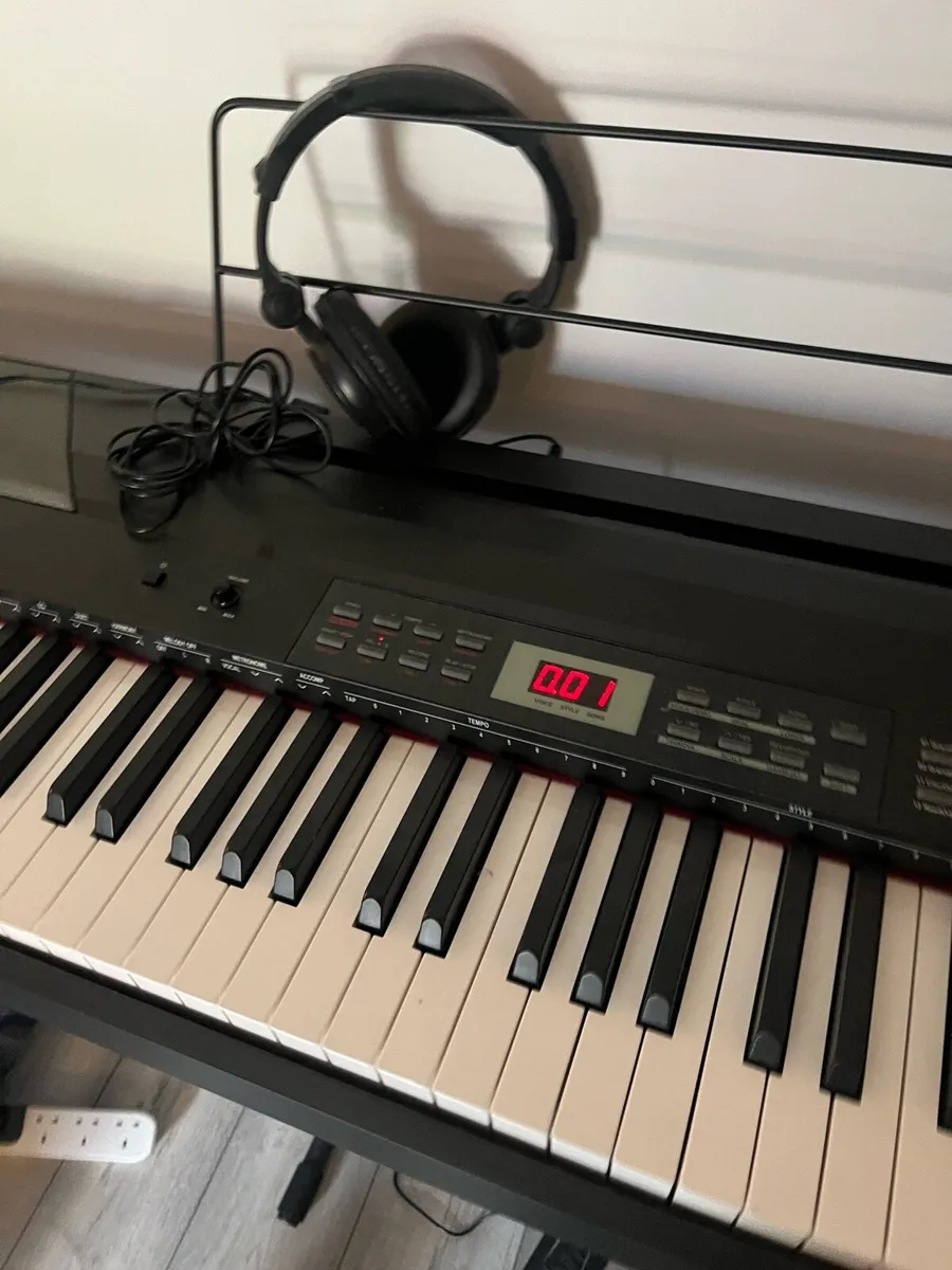 Piano Keyboard - Image 2