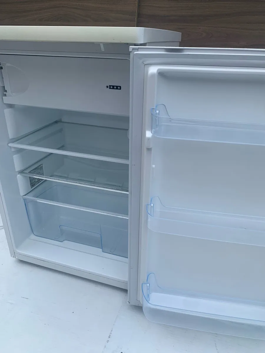 Small fridge - Image 2