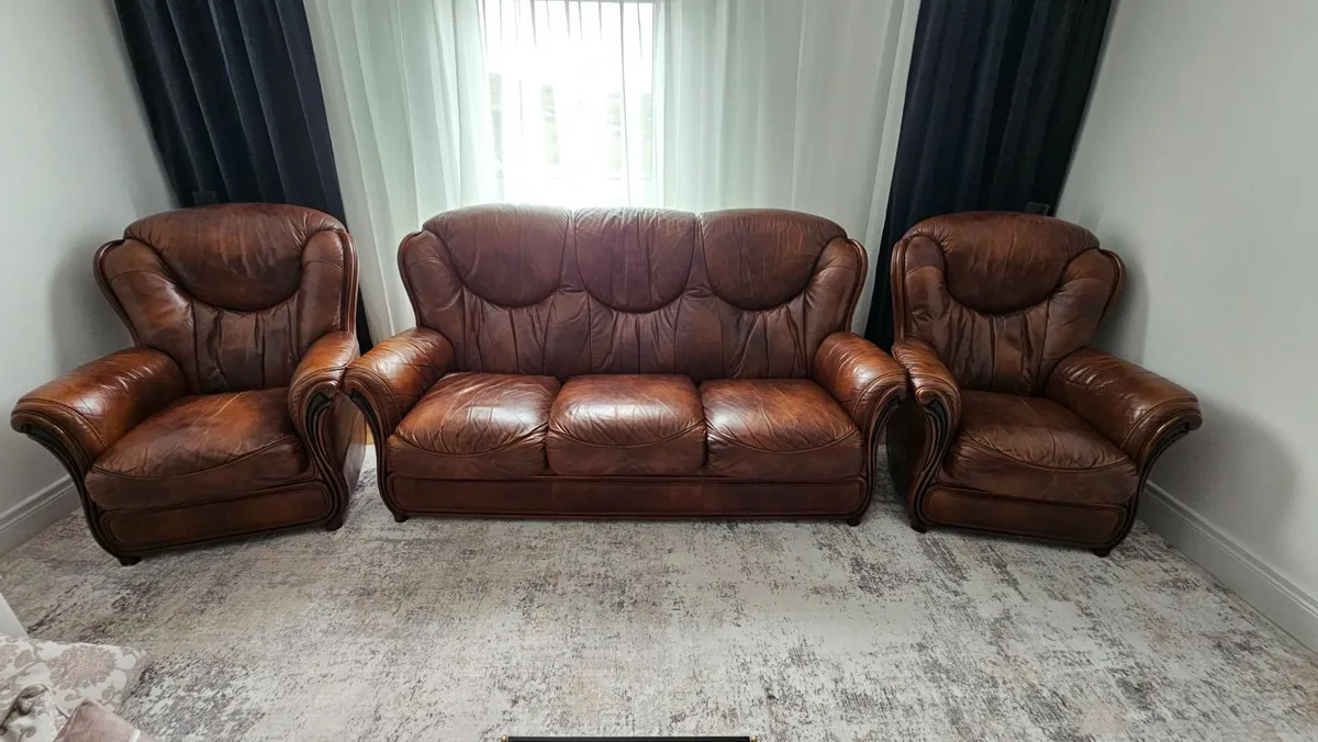 Sofa, Italian leather. 3 seater + 2 armchairs - Image 1