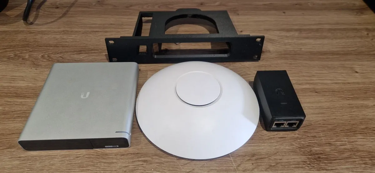 Ubiquiti UniFi Cloud Key Gen2 Plus + AC-LR AP - Image 2
