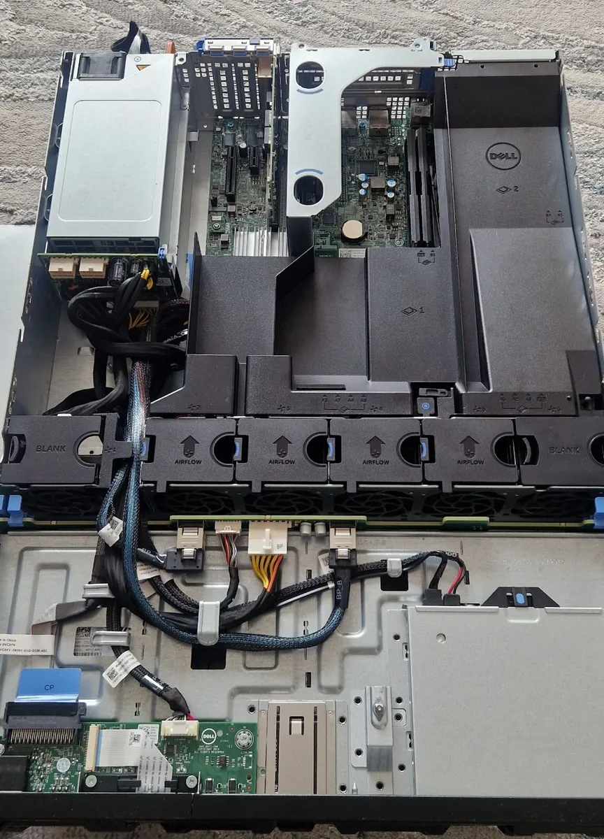 Dell PowerEdge R530 Server -32GB - 1TB HDD - Image 3