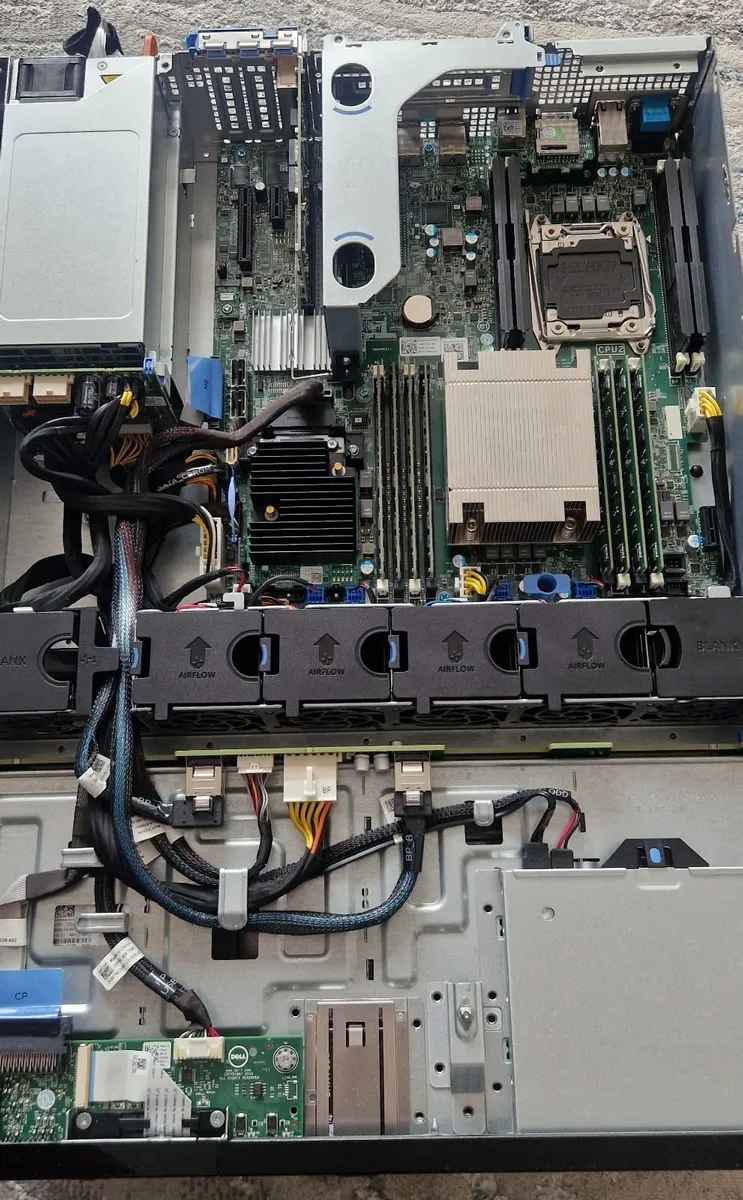 Dell PowerEdge R530 Server -32GB - 1TB HDD - Image 4