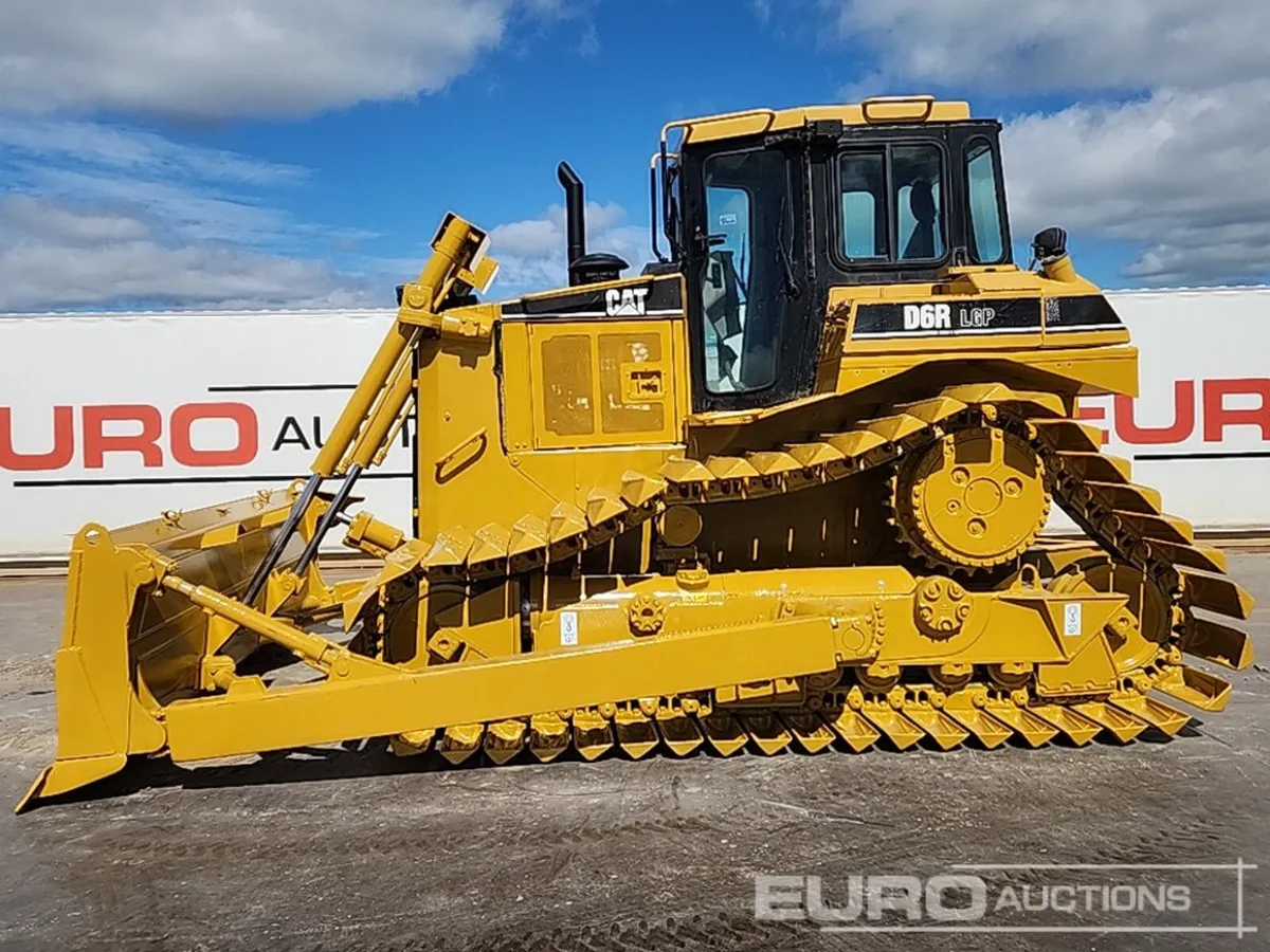 CAT D6R - Image 2