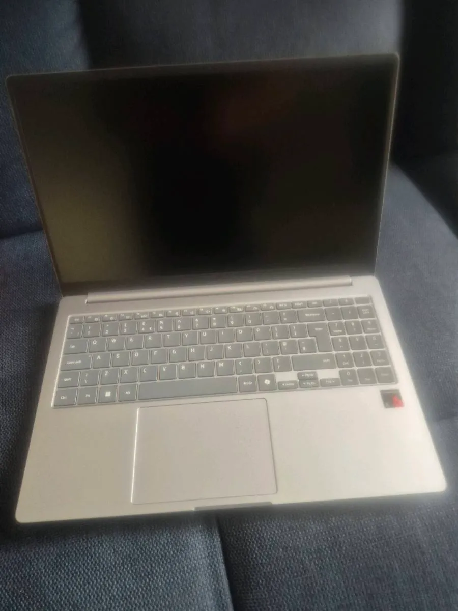 Laptop - Image 2