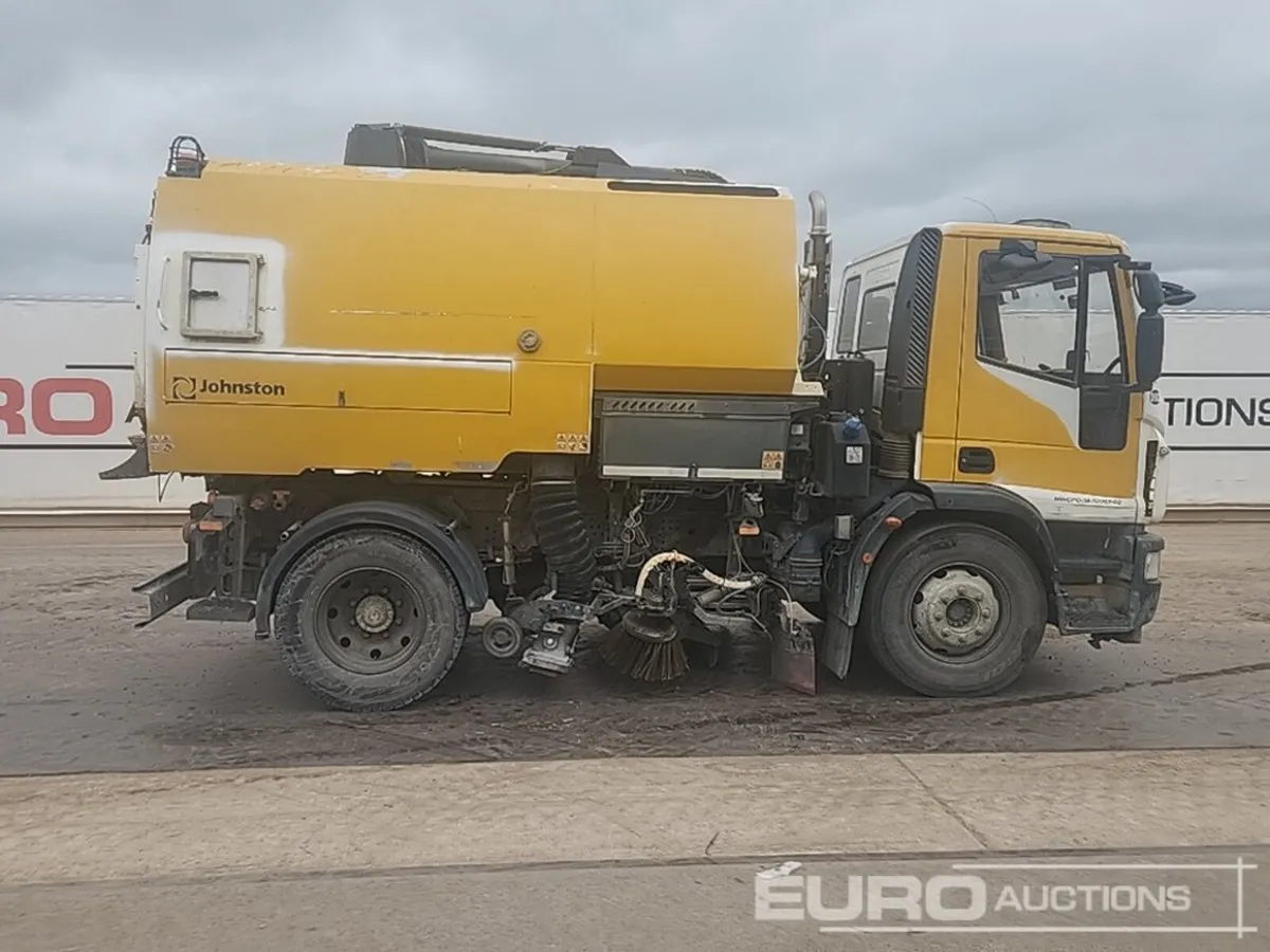 2019 Iveco 4x2 Road Sweeper - Image 4