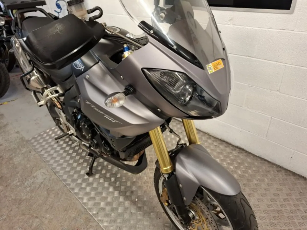 Triumph Tiger 1050 2010 - Image 2