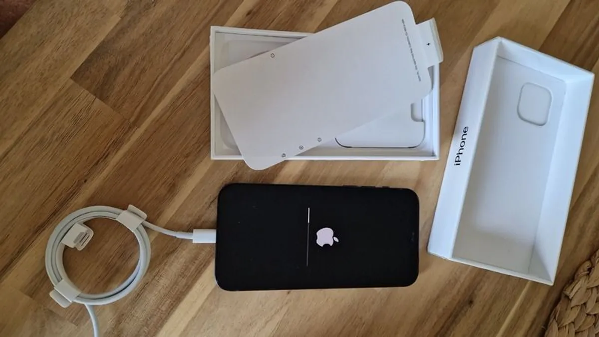 iPhone 17 - Image 1