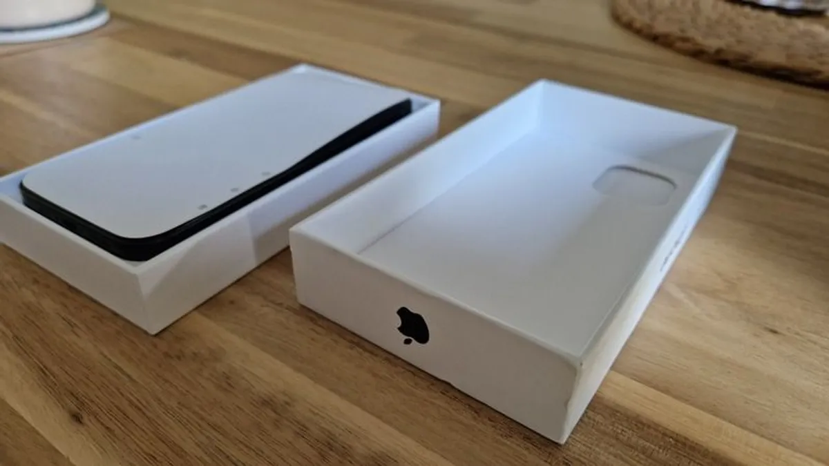 iPhone 17 - Image 3