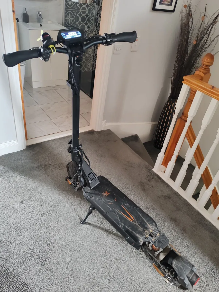 Kukurin G2 Master Electric Scooter - Image 1