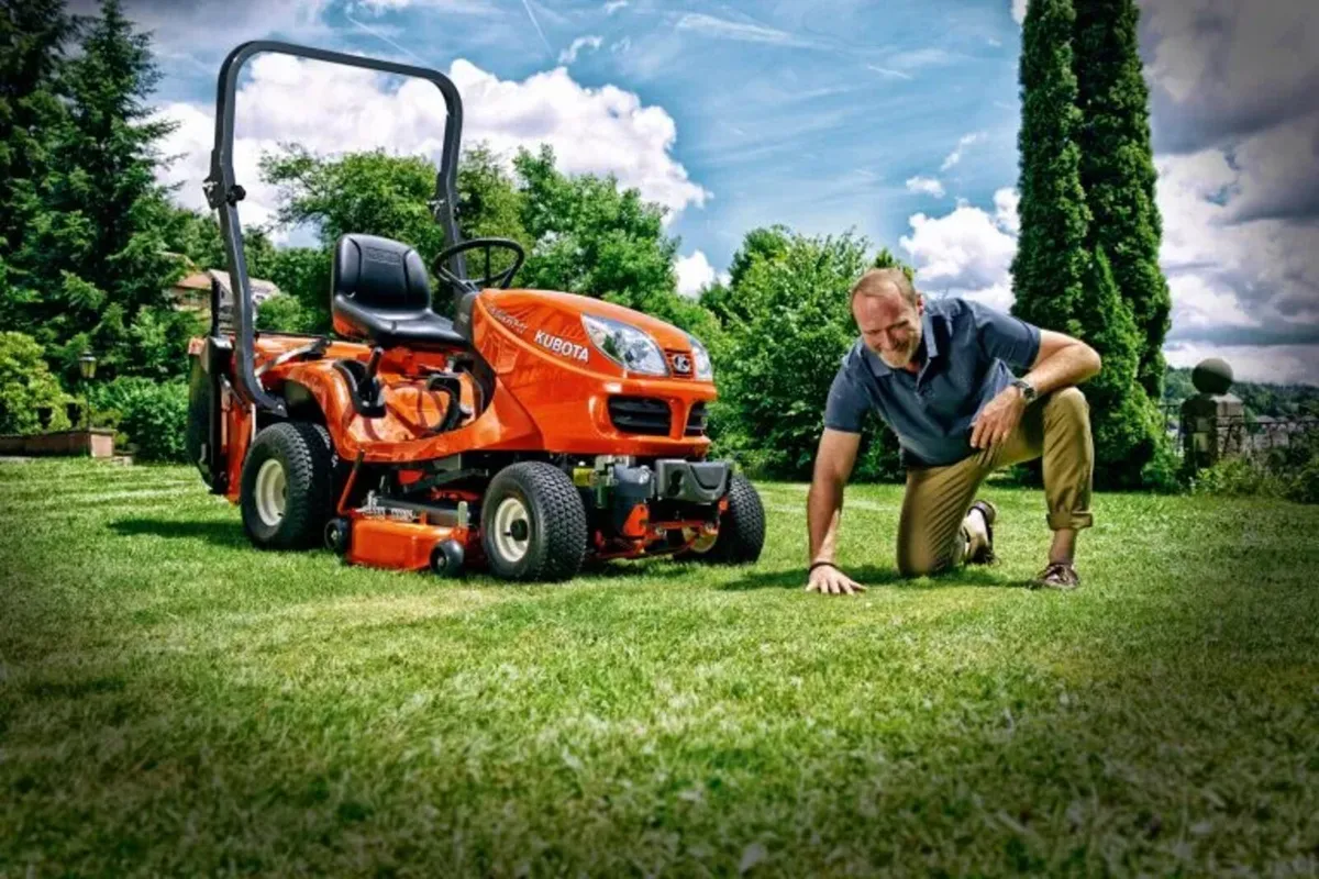 Kubota GR1600-II Ride-On Lawnmower - Image 2