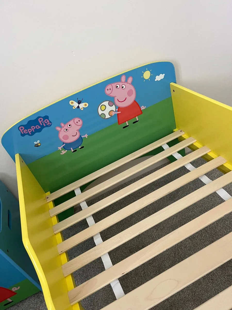 Toddler bed + Toy Chest - Image 3