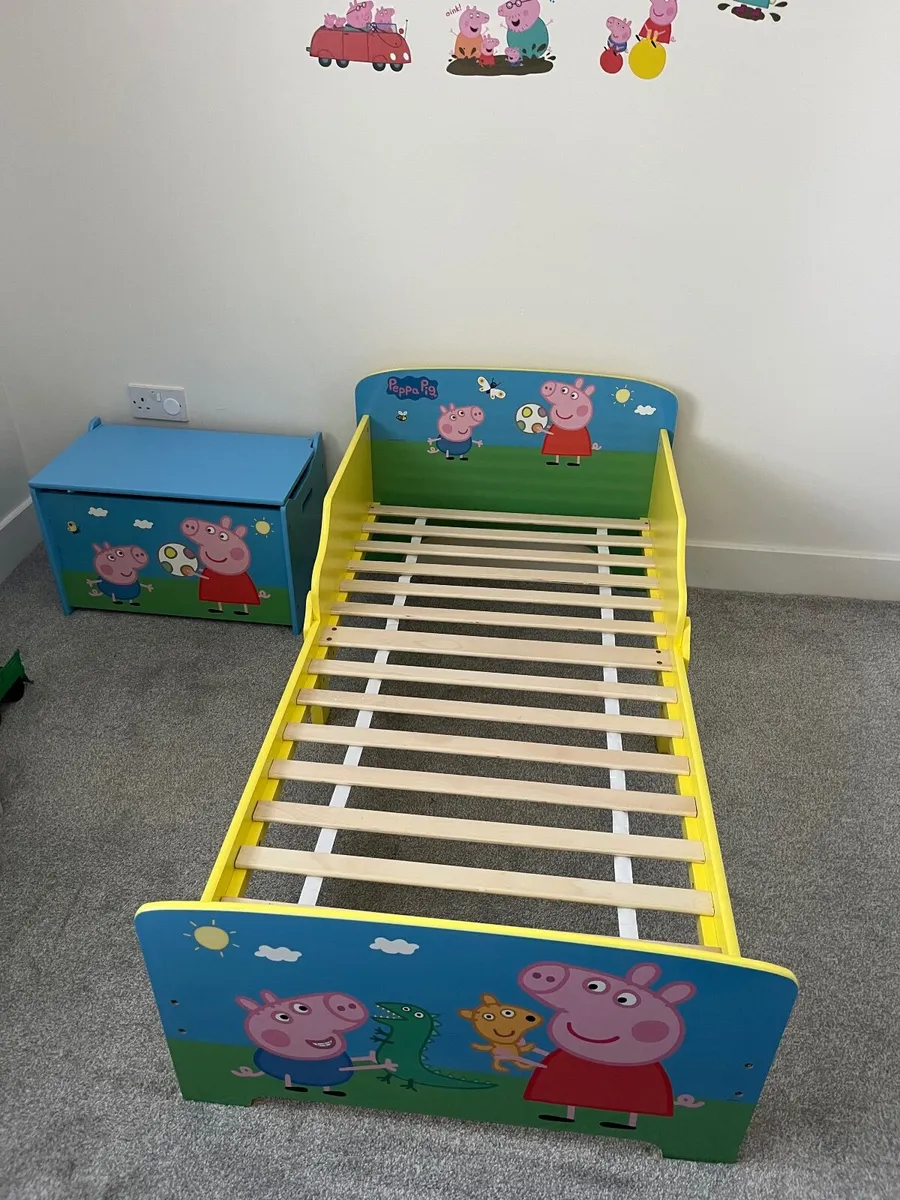 Toddler bed + Toy Chest - Image 2