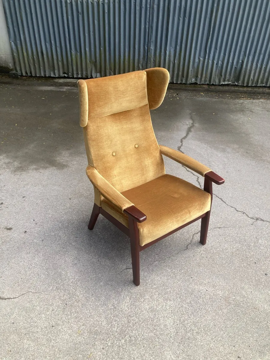 Parker Knoll Model PK 1071 - Open Sat 8th August - Image 1