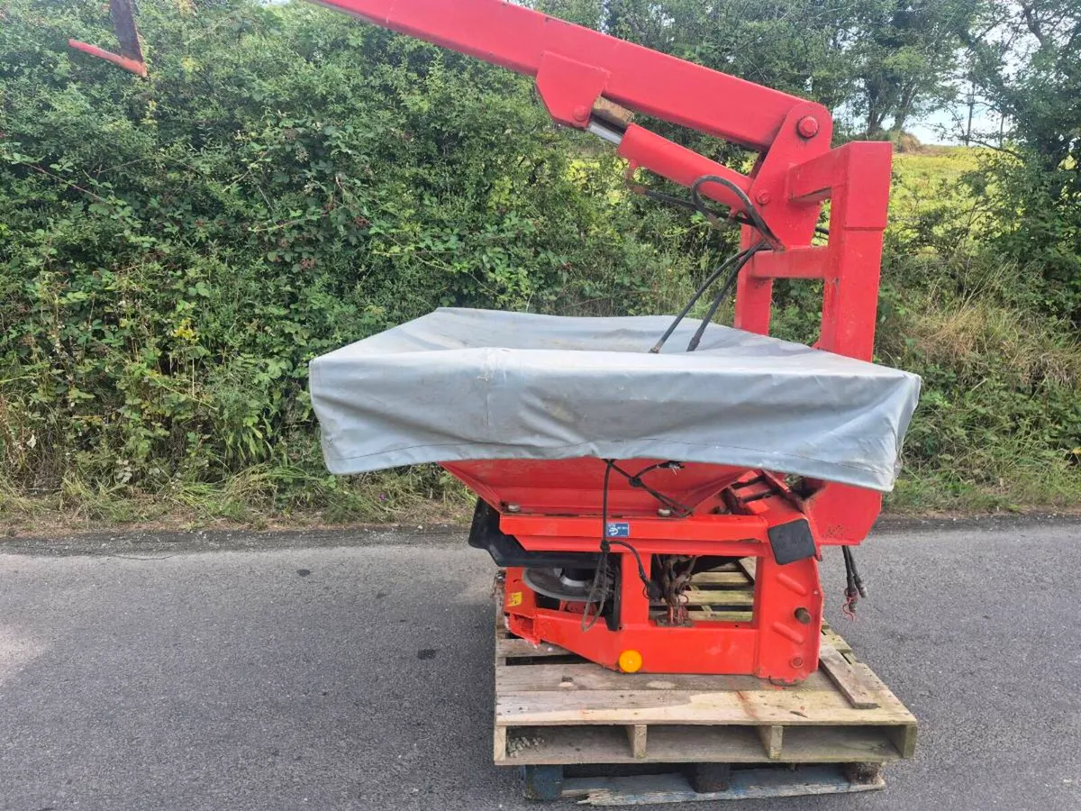 Fertiliser spreader - Image 3