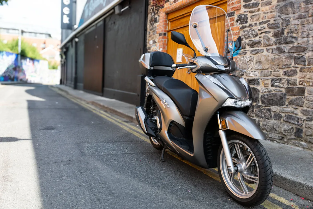 Honda SH350i 2025 - Image 2