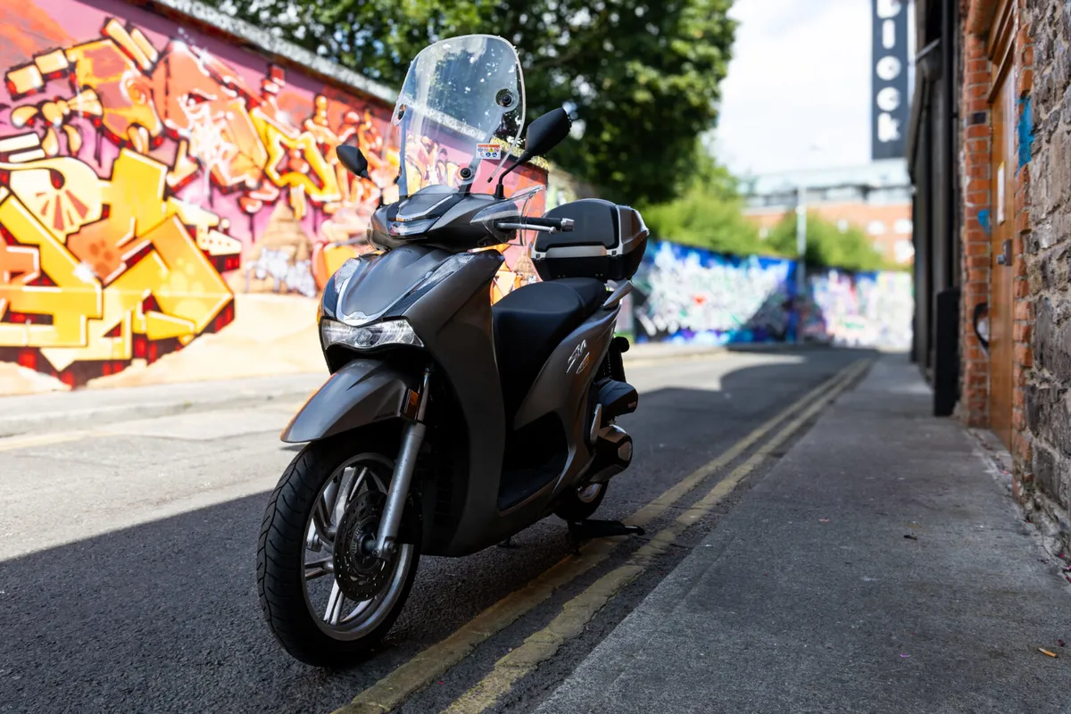 Honda SH350i 2025 - Image 3