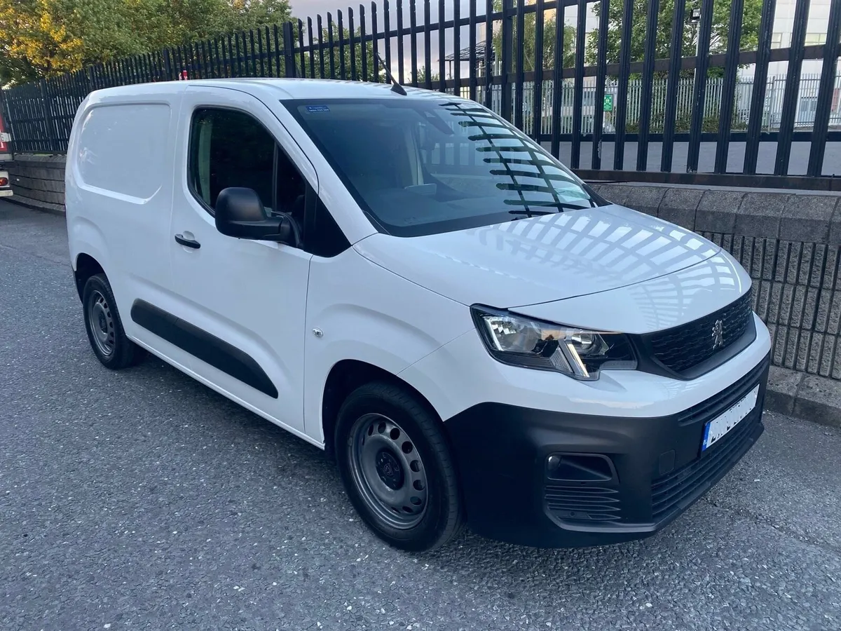 2021 Peugeot Partner // 1.5 Hdi Professional Plus - Image 1
