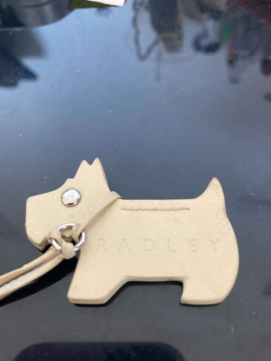 Radley dog bag leather charm. Beige - Image 4